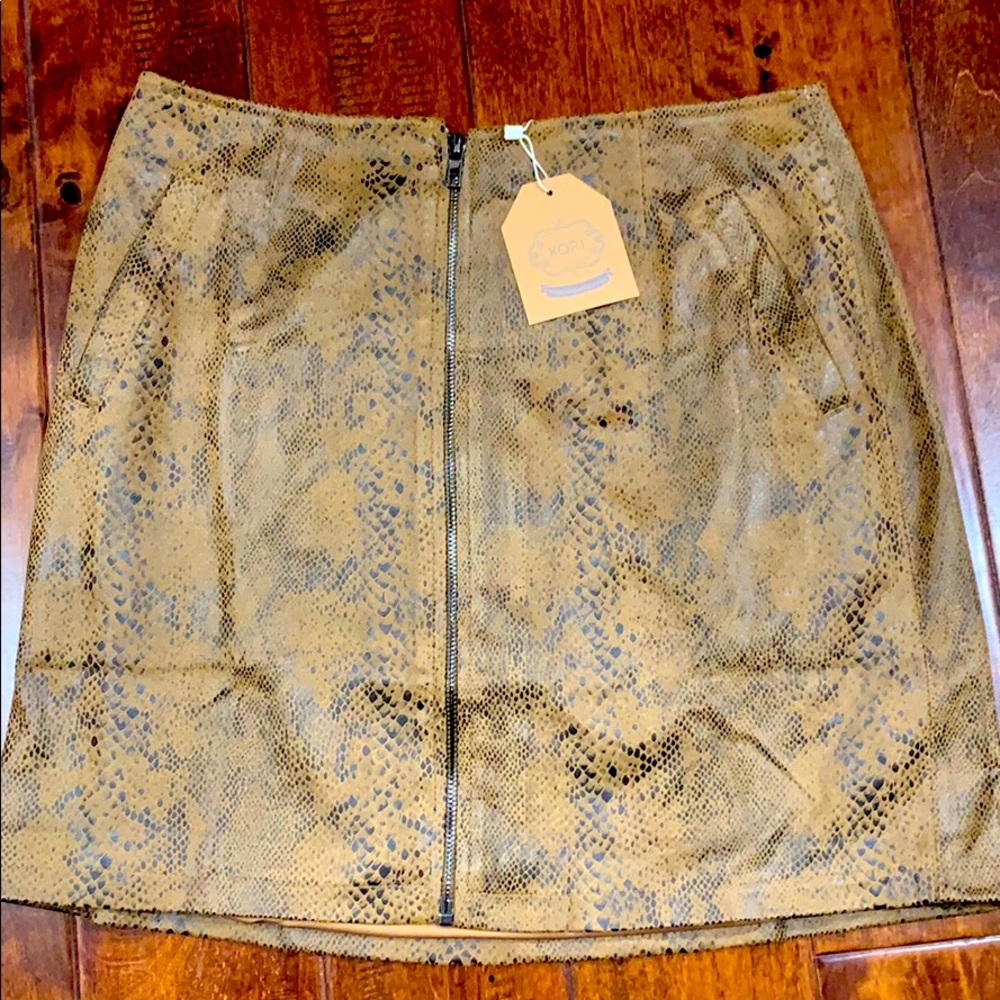 NWT skirt